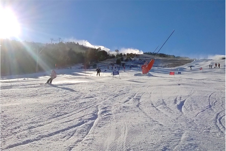un club de ski à gréolière les neiges pour le loisir et le plaisir de la compétition